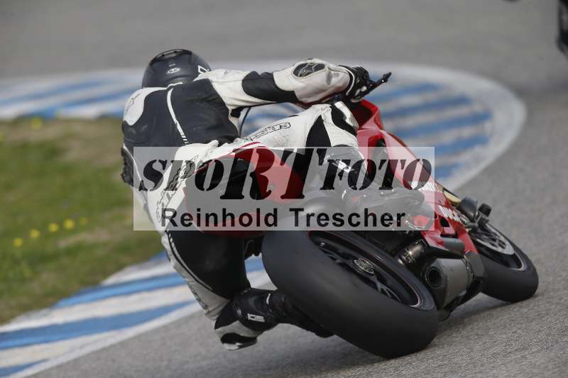 /Archiv-2024/01 26.-28.01.2024 Moto Center Thun Jerez/Gruppe gruen-green/backside